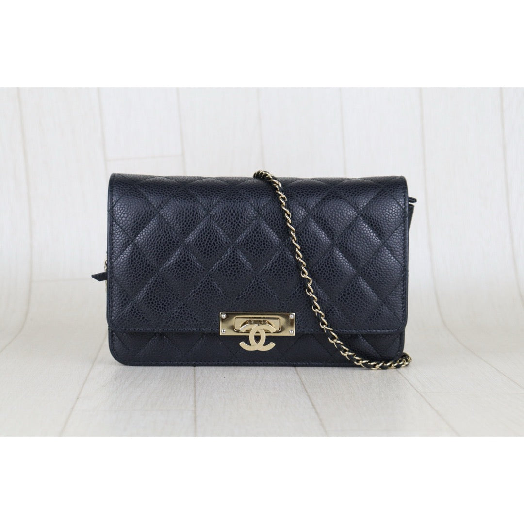 Good ( Rank AB)? CHANEL Matelasse Caviar Skin Chain WOC Black  Made in 2018Year ?H25063007