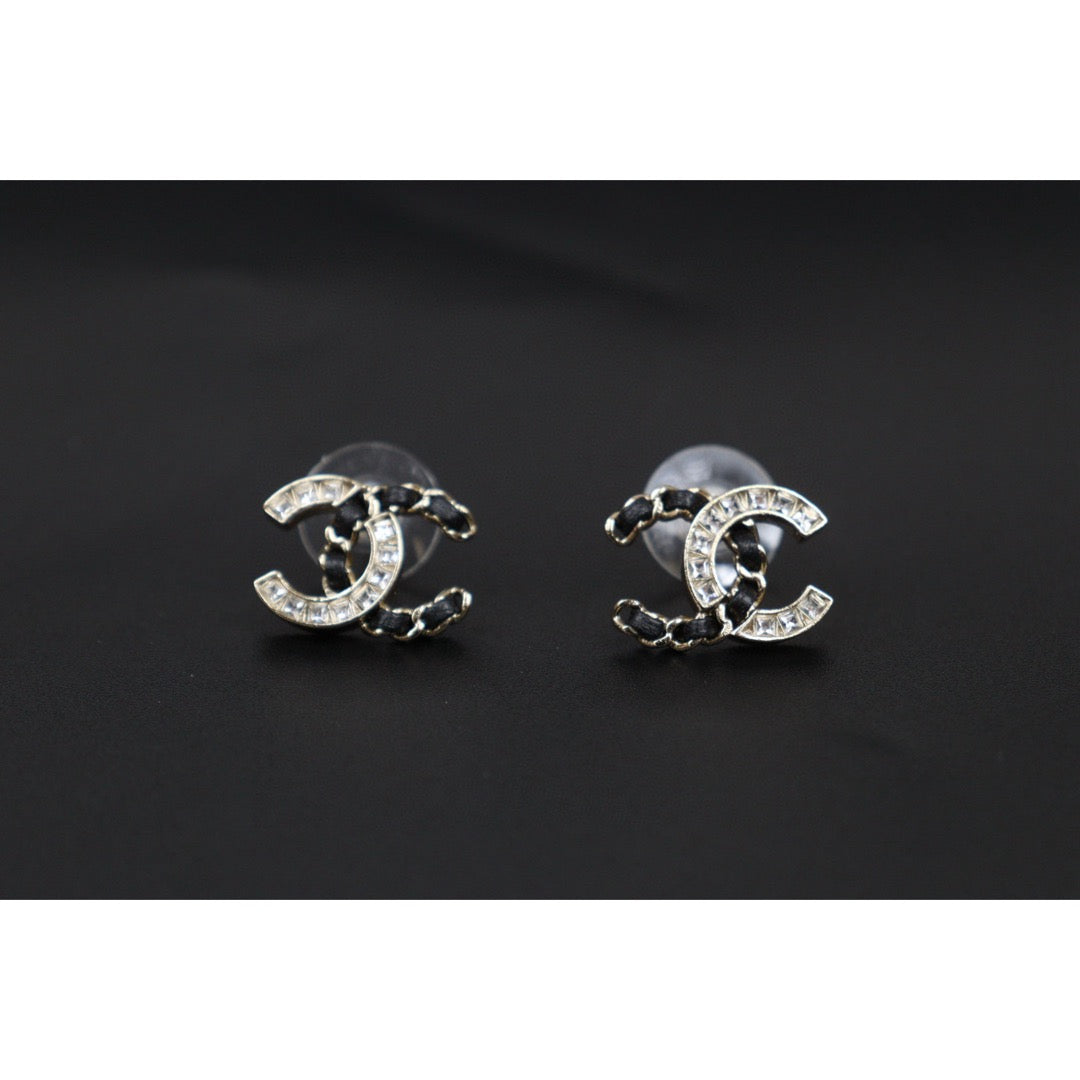 Very Good ( Rank A) ?CHANEL COCO Mark Satin cc Chain Diamond Earrings ?V25052510