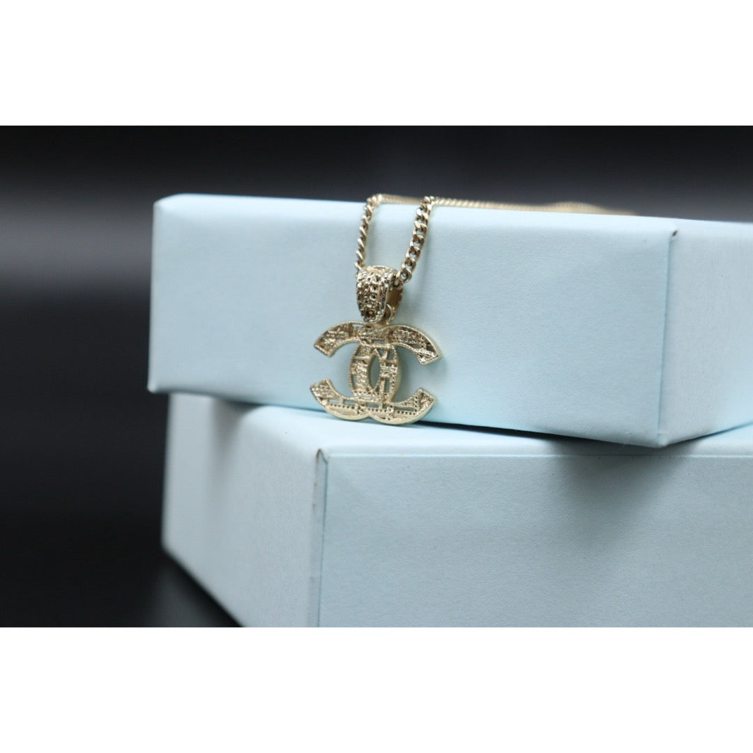 Very Good ( Rank A)?CHANEL COCO Mark Hollow Design Necklace Golden?V25070204