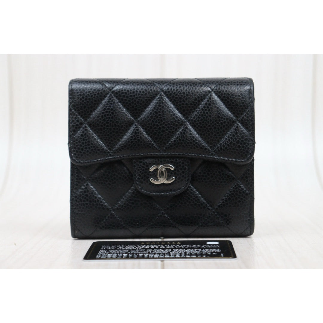 Very Good ( Rank A)?Chanel Caviar Skin Black Wallet Made In 2018Year ?S25071005