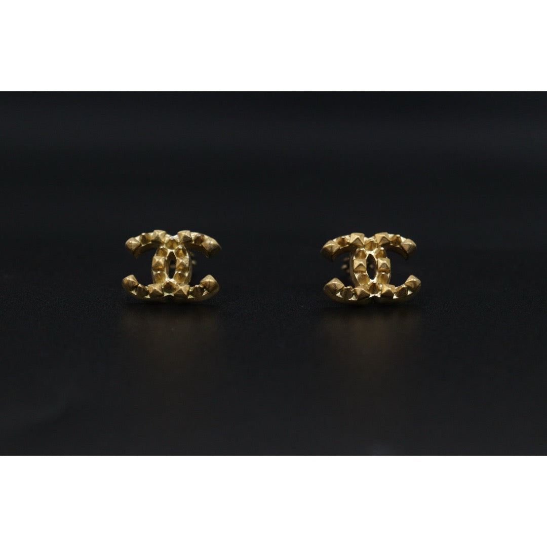 Very Good ( Rank A)? CHANEL Coco Mark Rivet Earrings Made in 2003Year?V25071008