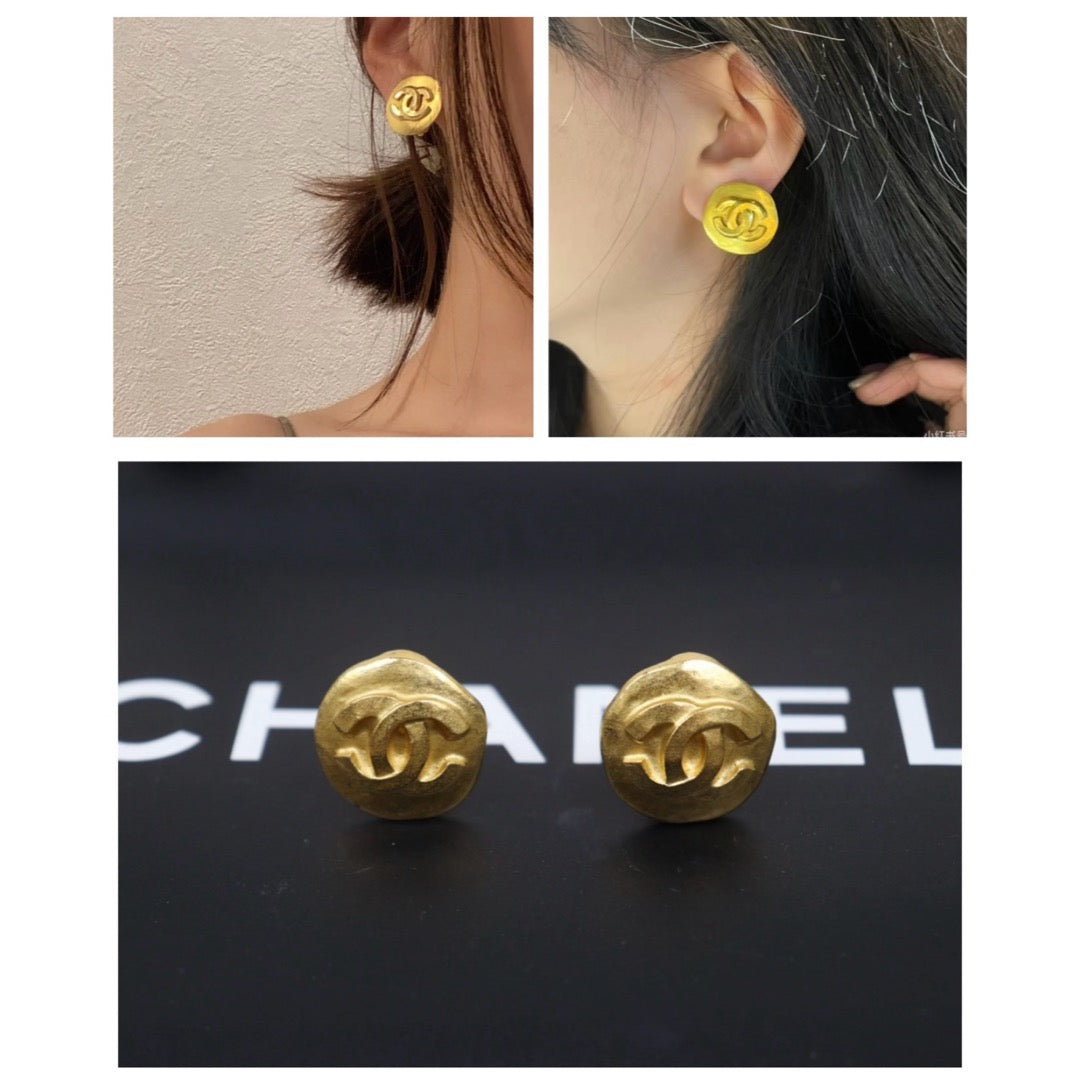 Very Good ( Rank A) ?CHANEL Coco Mark Gold 24 Plated Round Earrings Made In 1995 Year?25052921