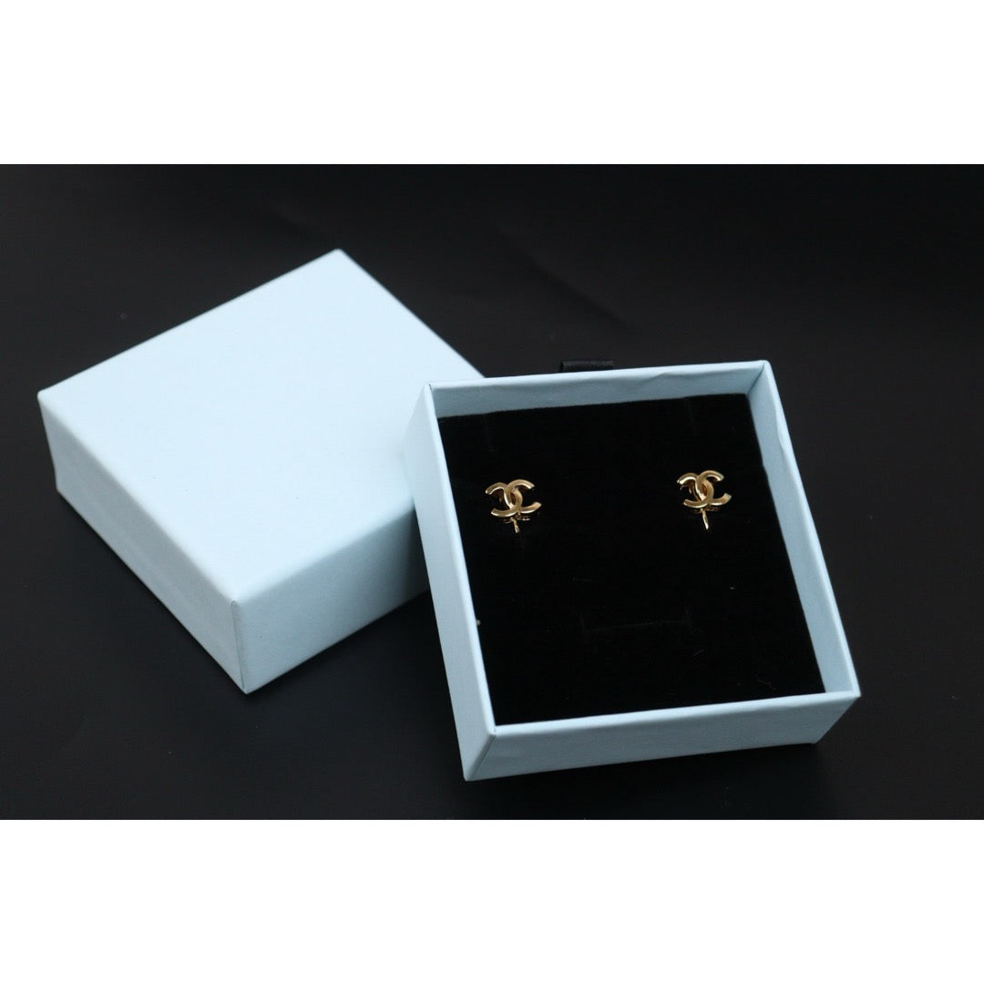 Very Good ( Rank A) ?CHANEL Coco Mark Gold 24 Plated Earrings ?25070701