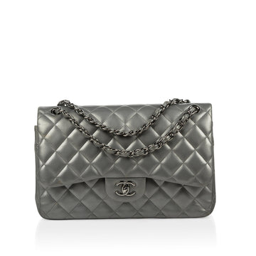 Chanel Classic Flap Bag Jumbo