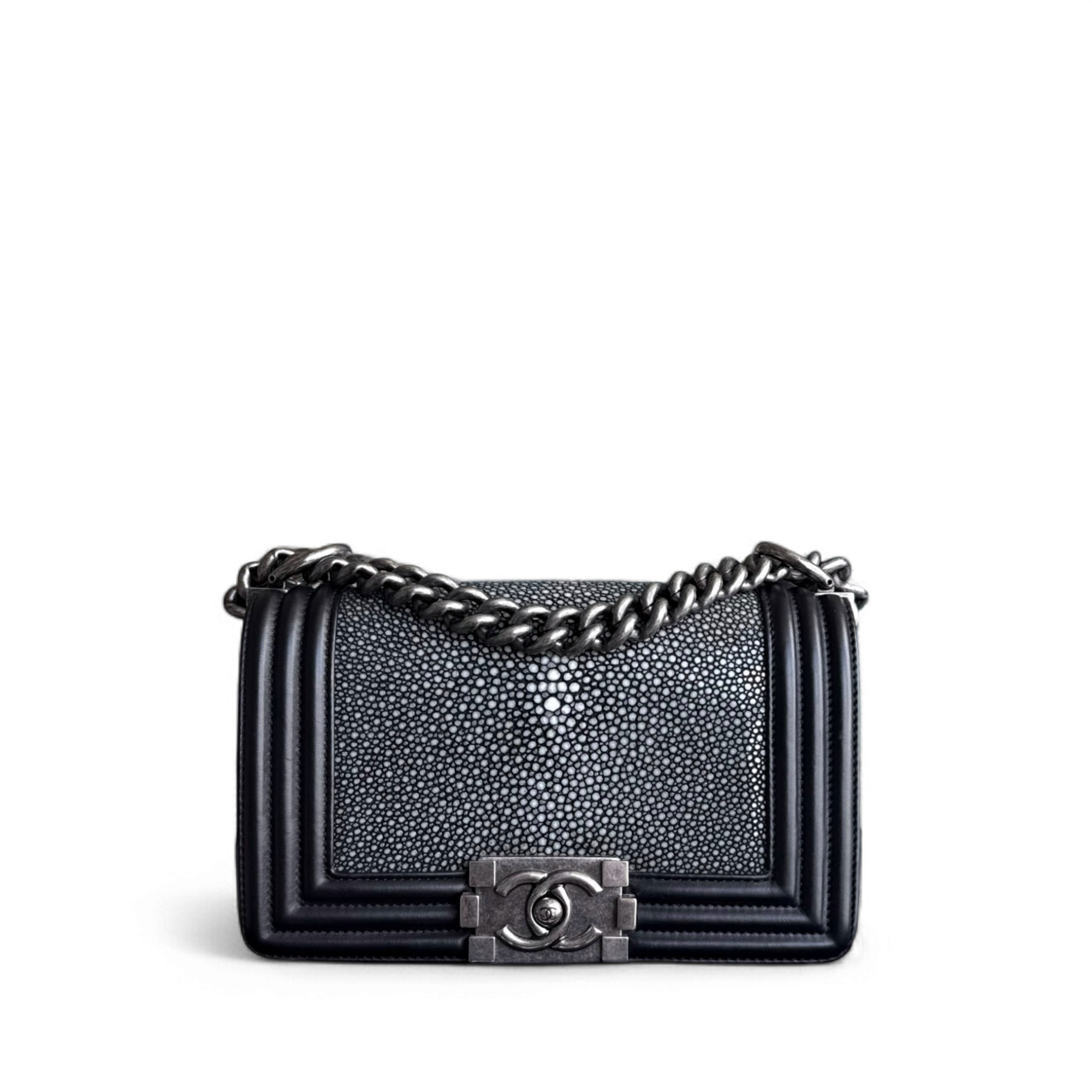 Chanel Boy Small Exotic Limited Edition - Stingray Black Ruthenium Silver Hardware Series 18