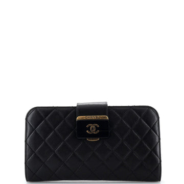 CHANEL Beauty Lock Clutch Quilted Sheepskin