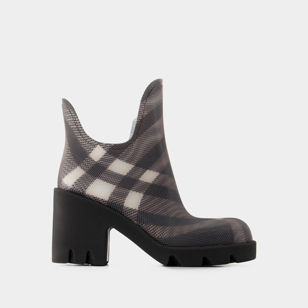 BURBERRY Women's Mini Heel Ankle Boots for Spring/Summer 2025