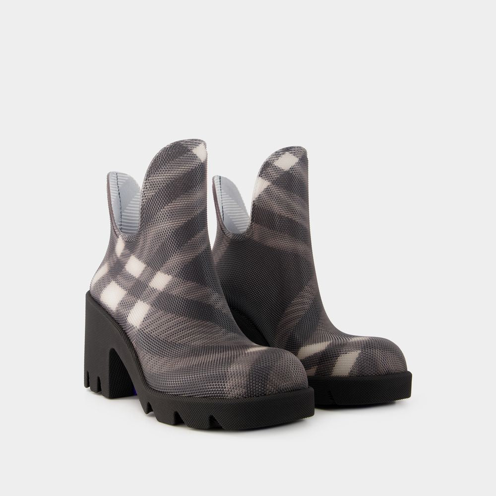 BURBERRY Women's Mini Heel Ankle Boots for Spring/Summer 2025