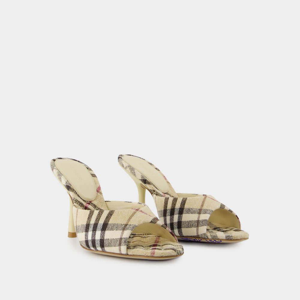 BURBERRY Chic 90 Check Mini Pumps for Women