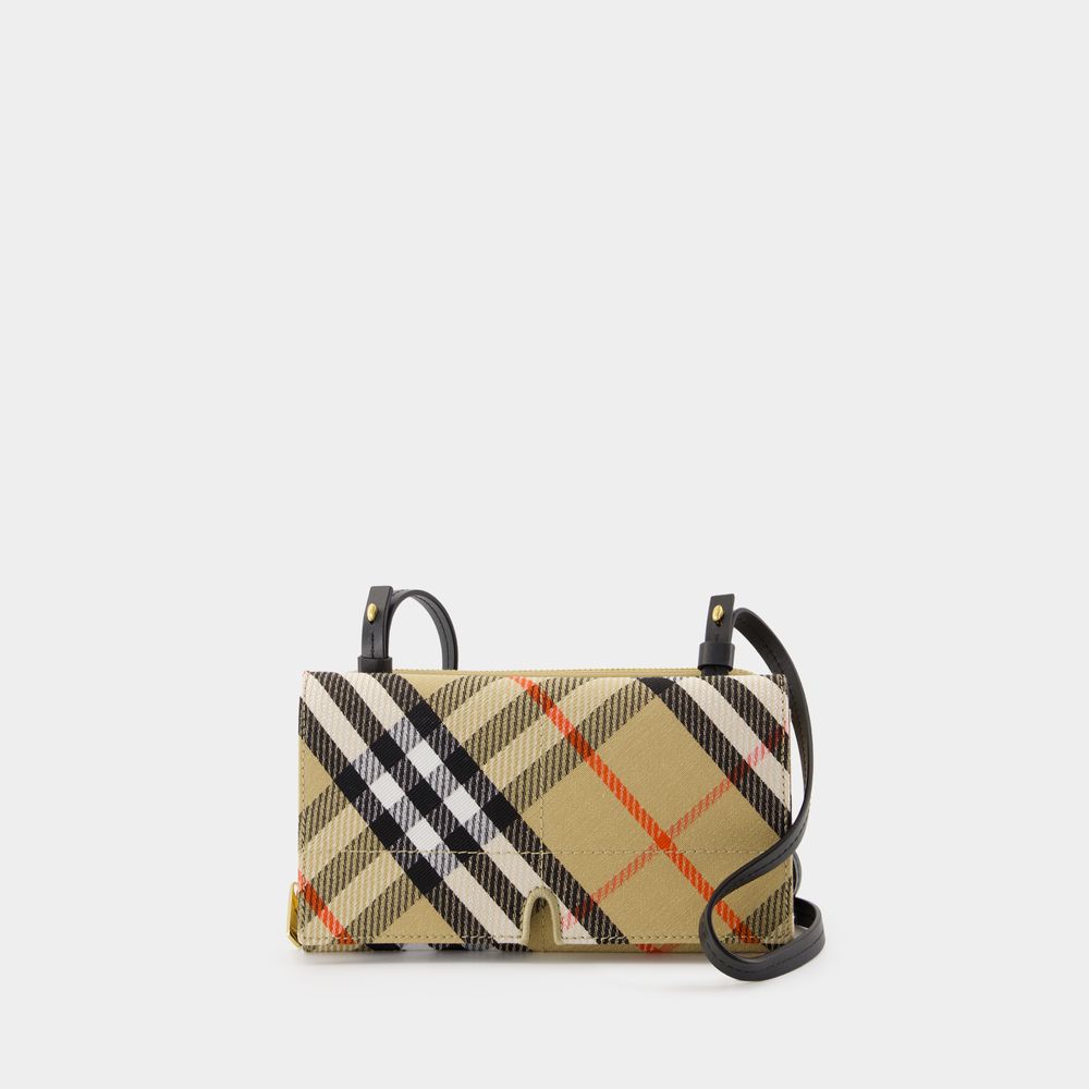 BURBERRY Stylish and Versatile Handbag with Detachable Shoulder Strap