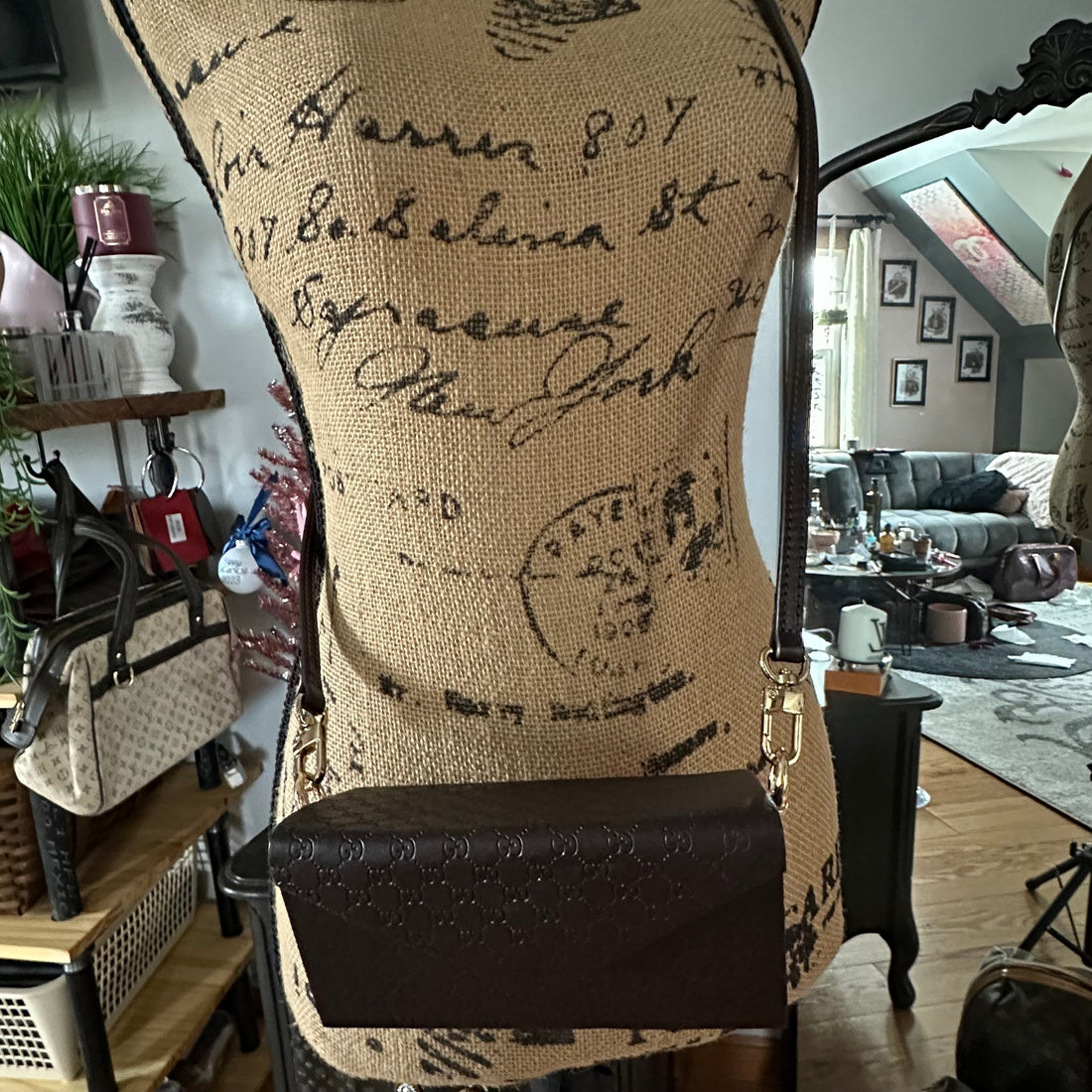 The Weebill Crossbody -Prestige Totes Bags Gucci in Brown (Larger Version) w/Magnetic Snap