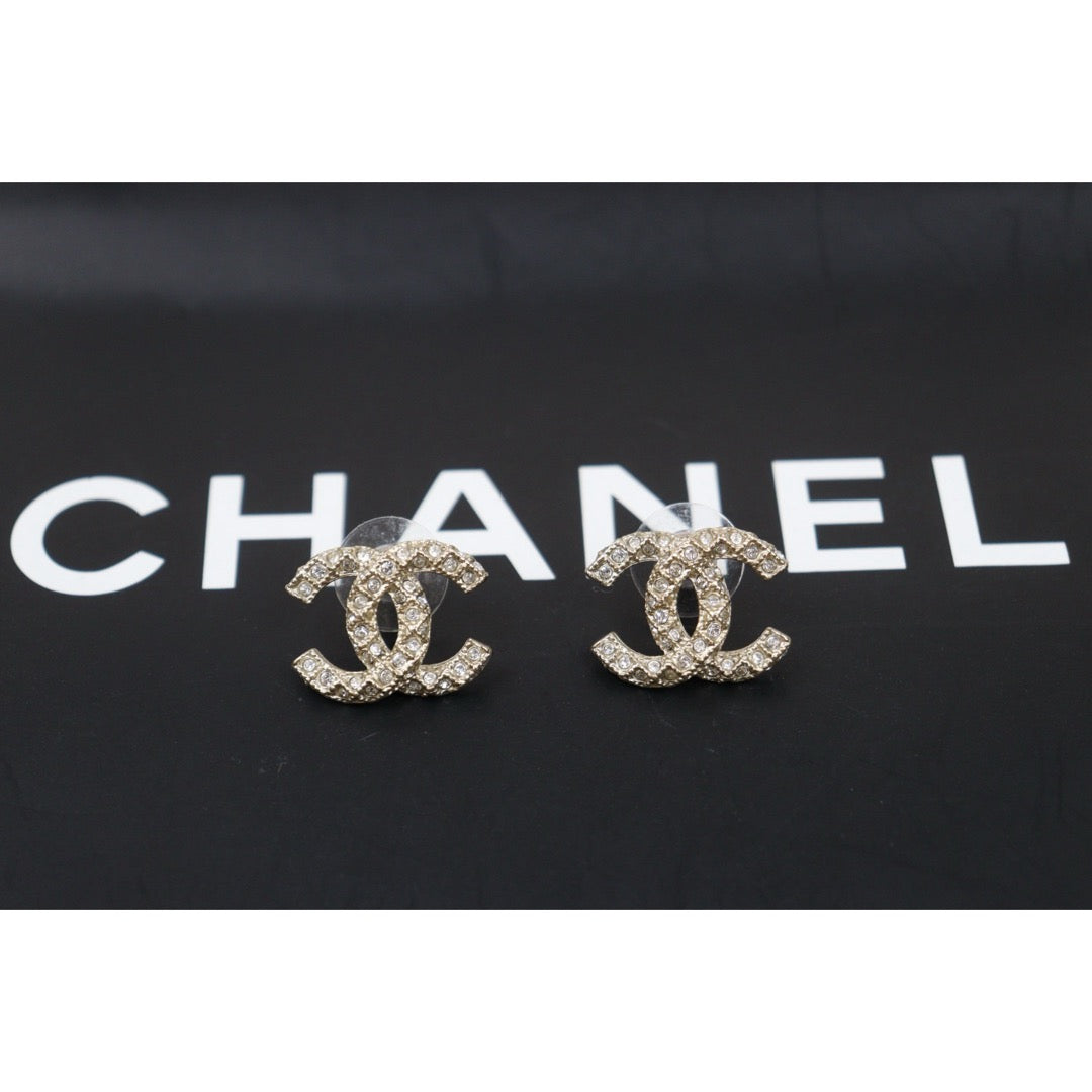 Very Good ( Rank A) ?CHANEL 20K COCO Mark Diamond Earrings ?V25052511