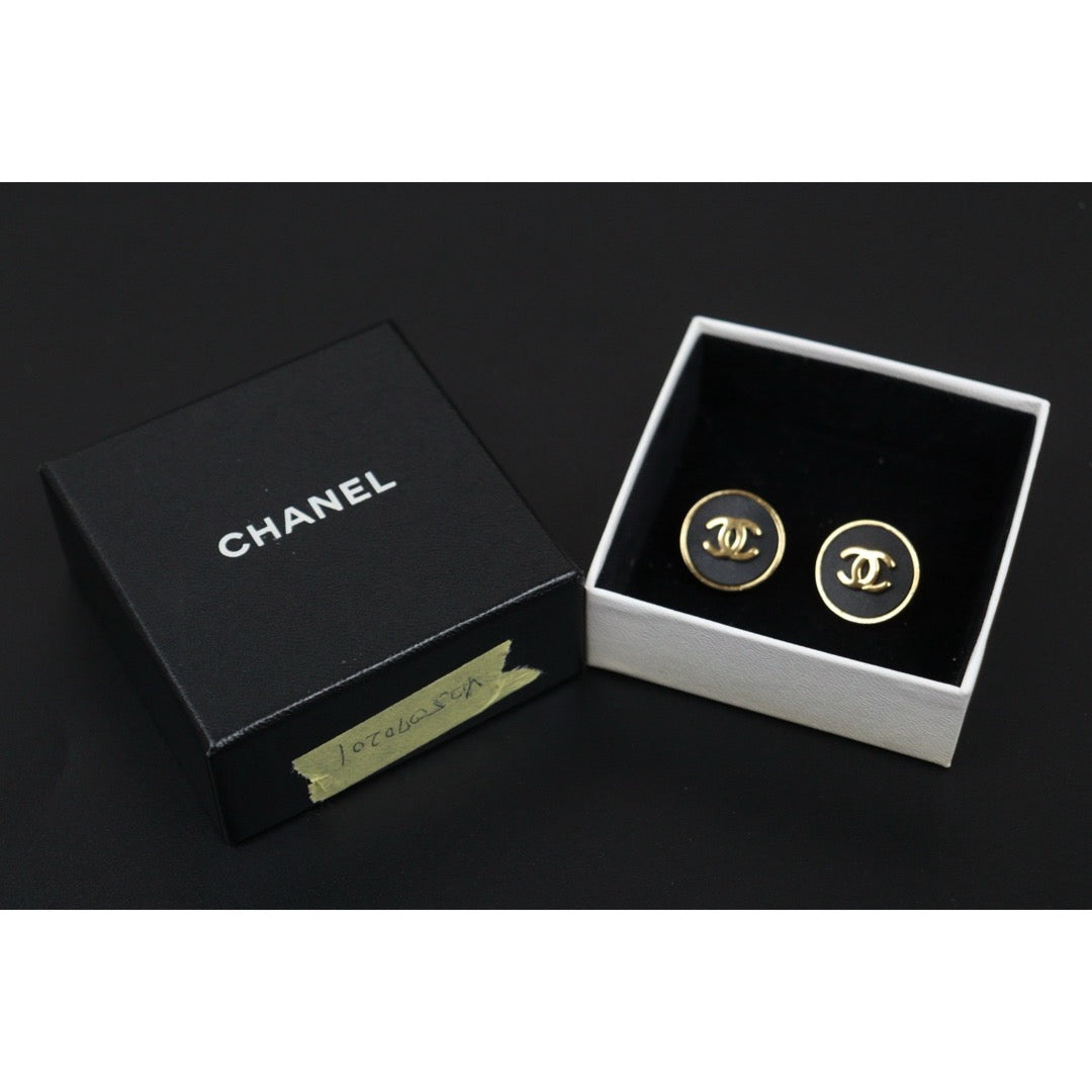 Very Good ( Rank A) ?CHANEL Coco Mark Round Earrings Made In 2002 Year ?V25070201