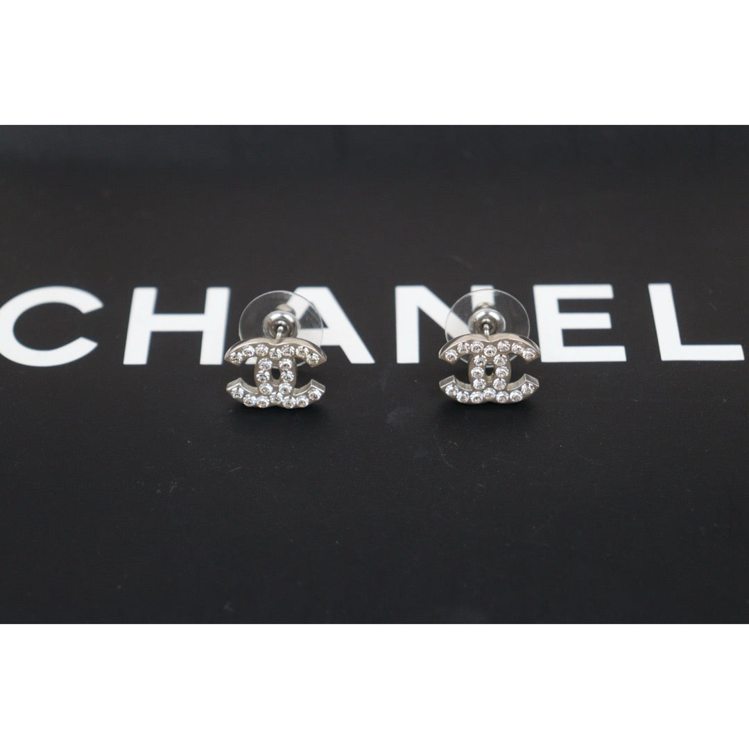 Very Good ( Rank A)? CHANEL Coco Mark Rhinestone Earrings?V25061204
