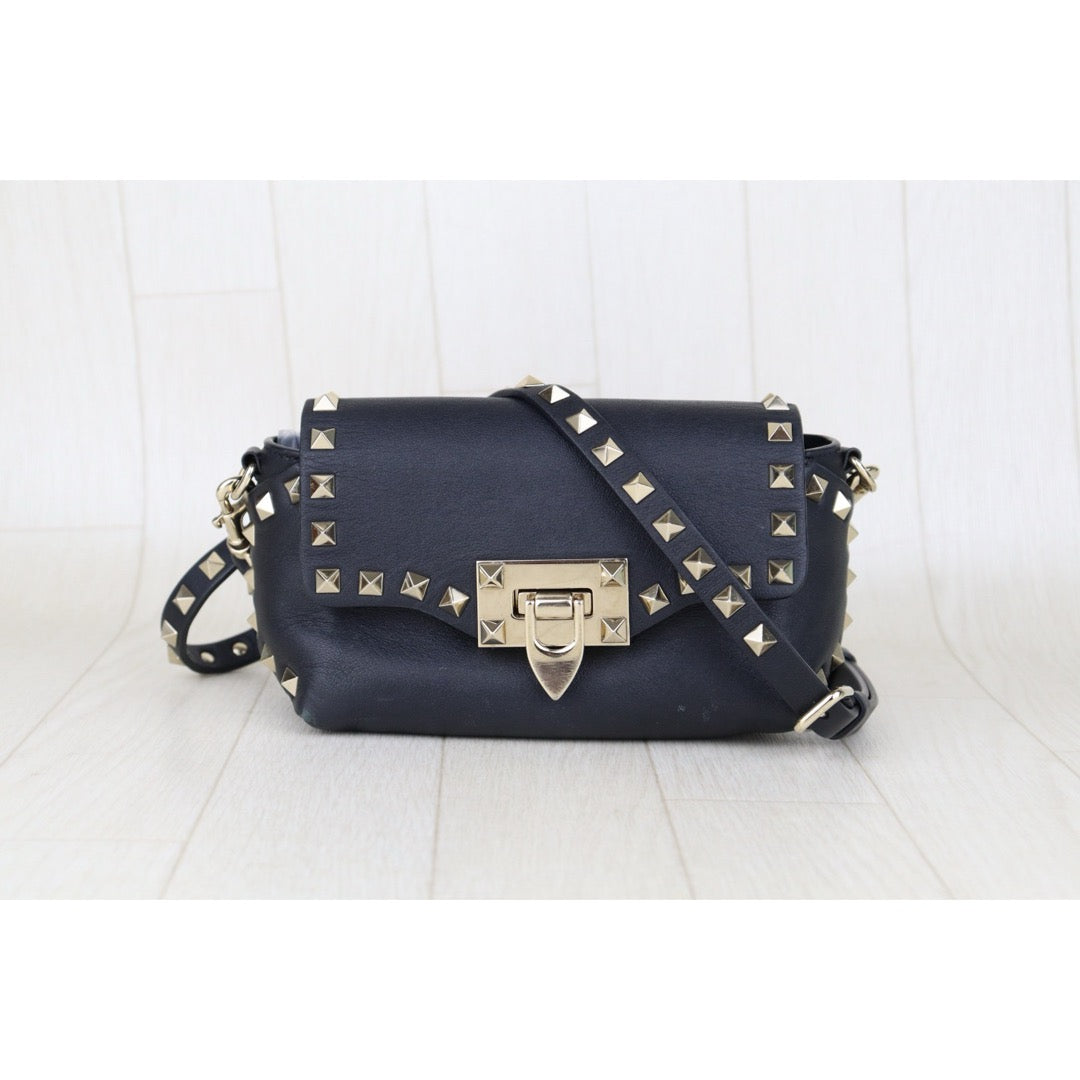 Good ( Rank AB)?VALENTINO Rockstud Calf Leather Shoulder Bag Black ?H25063012