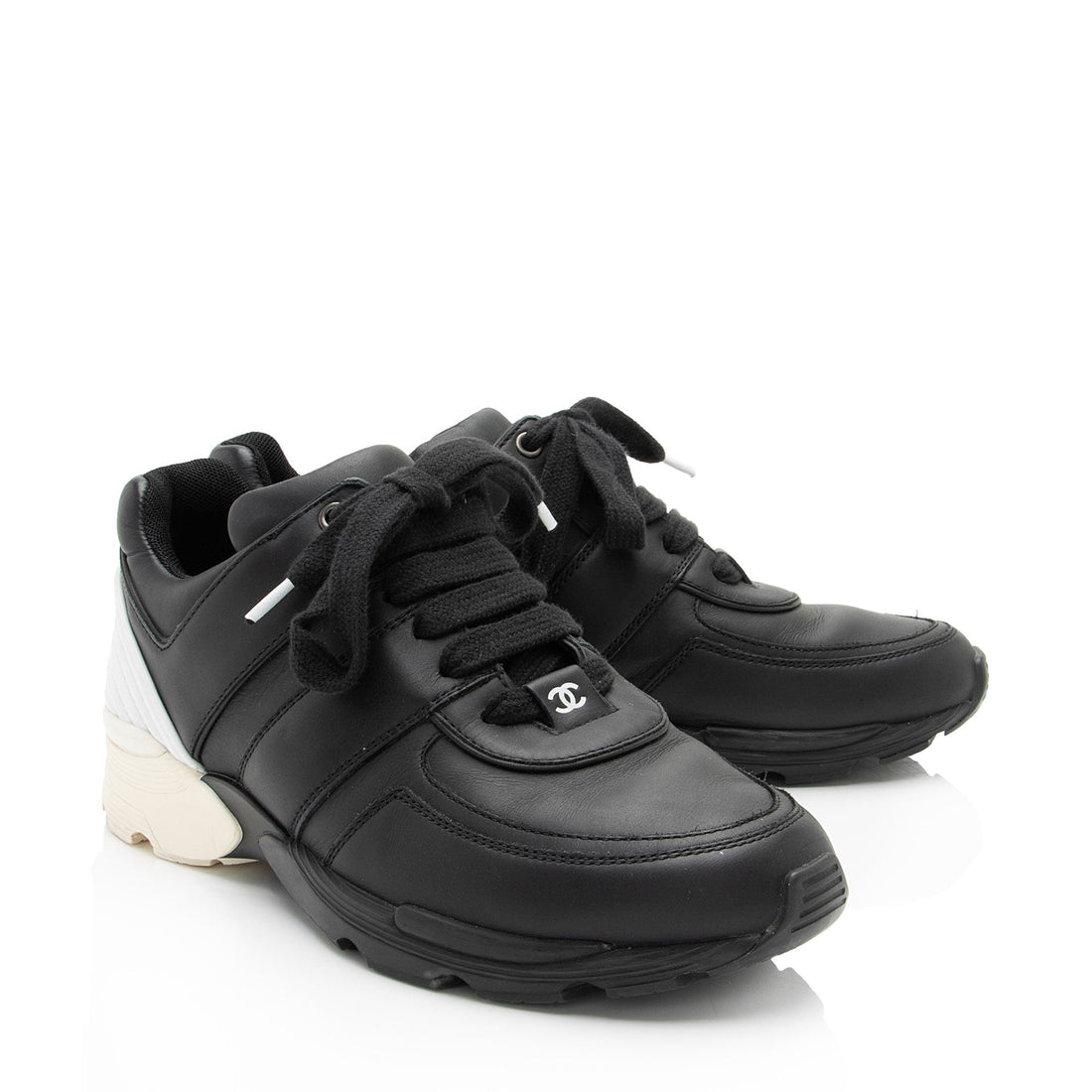 Chanel Calfskin CC Sneakers - Size 7 / 37 (SHF-CiGMEm)