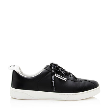 Chanel Calfskin Classic Sneakers - Size 7 / 37 (SHF-19557)