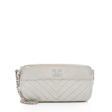 Chanel Iridescent Caviar Leather Vintage Mademoiselle Clutch with Chain (SHF-fdlQlw)
