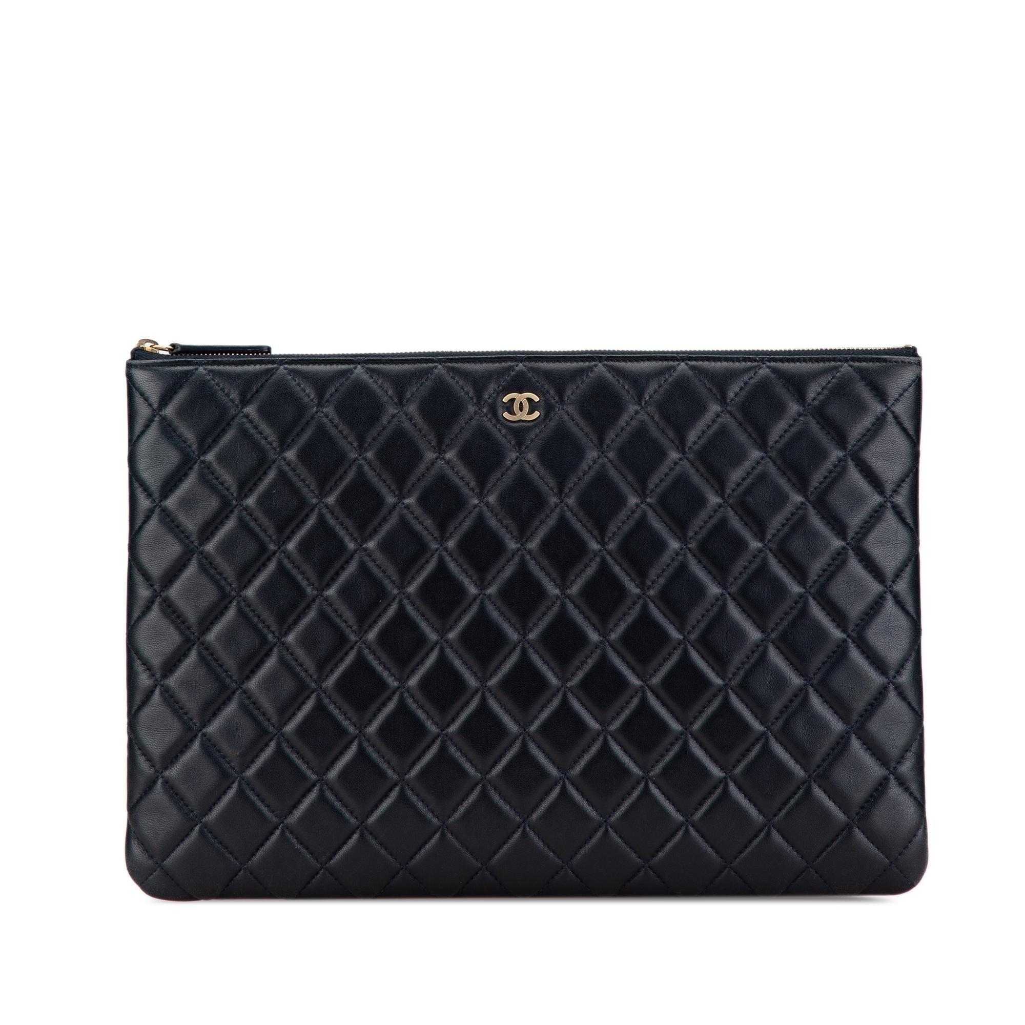 Chanel Large Quilted Lambskin O Case Clutch (SHG-rJ6oqG)