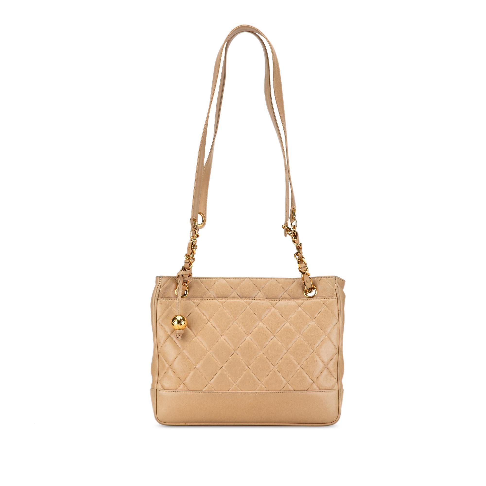 Chanel Quilted Lambskin Shoulder Bag (SHG-ng6kM3)