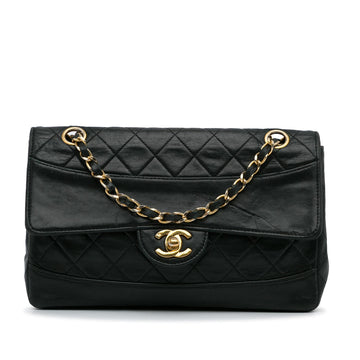 Chanel Quilted Lambskin Shoulder Bag (SHG-gMutdy)