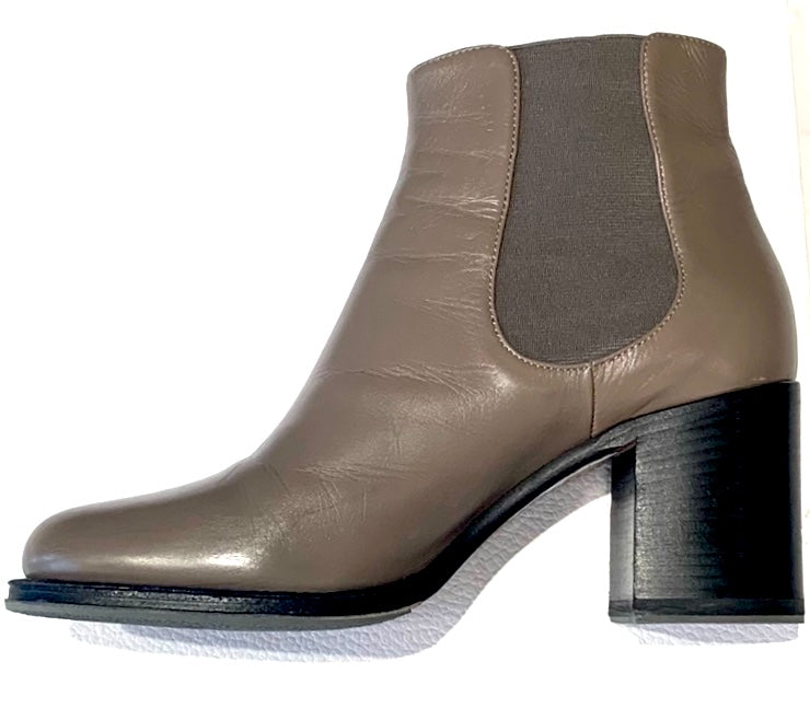 CHANEL BROWN LEATHER CHUNKY HEEL BOOTS