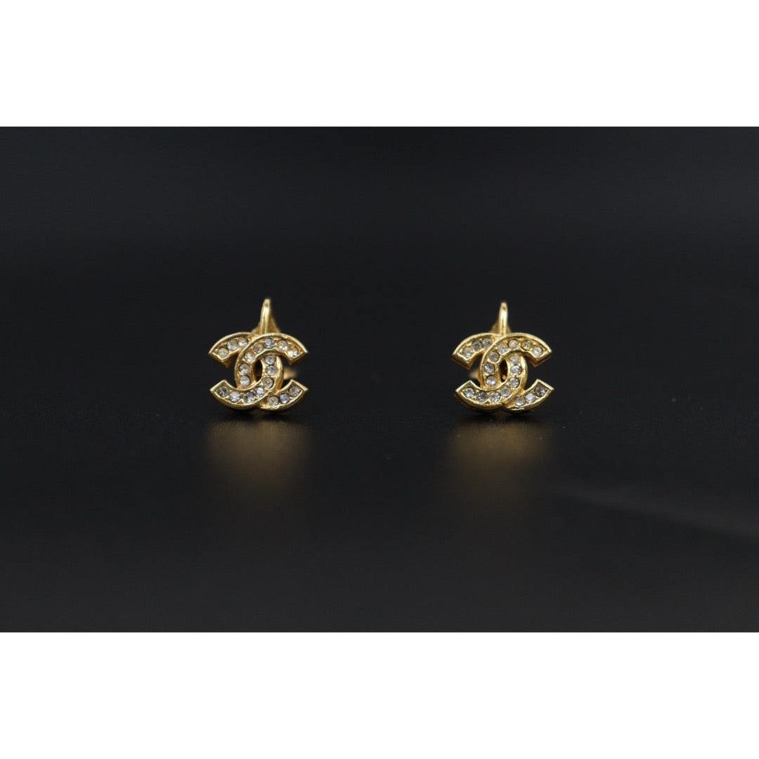 Very Good ( Rank A)? CHANEL Coco Mark Rhinestone Earrings?V25071007