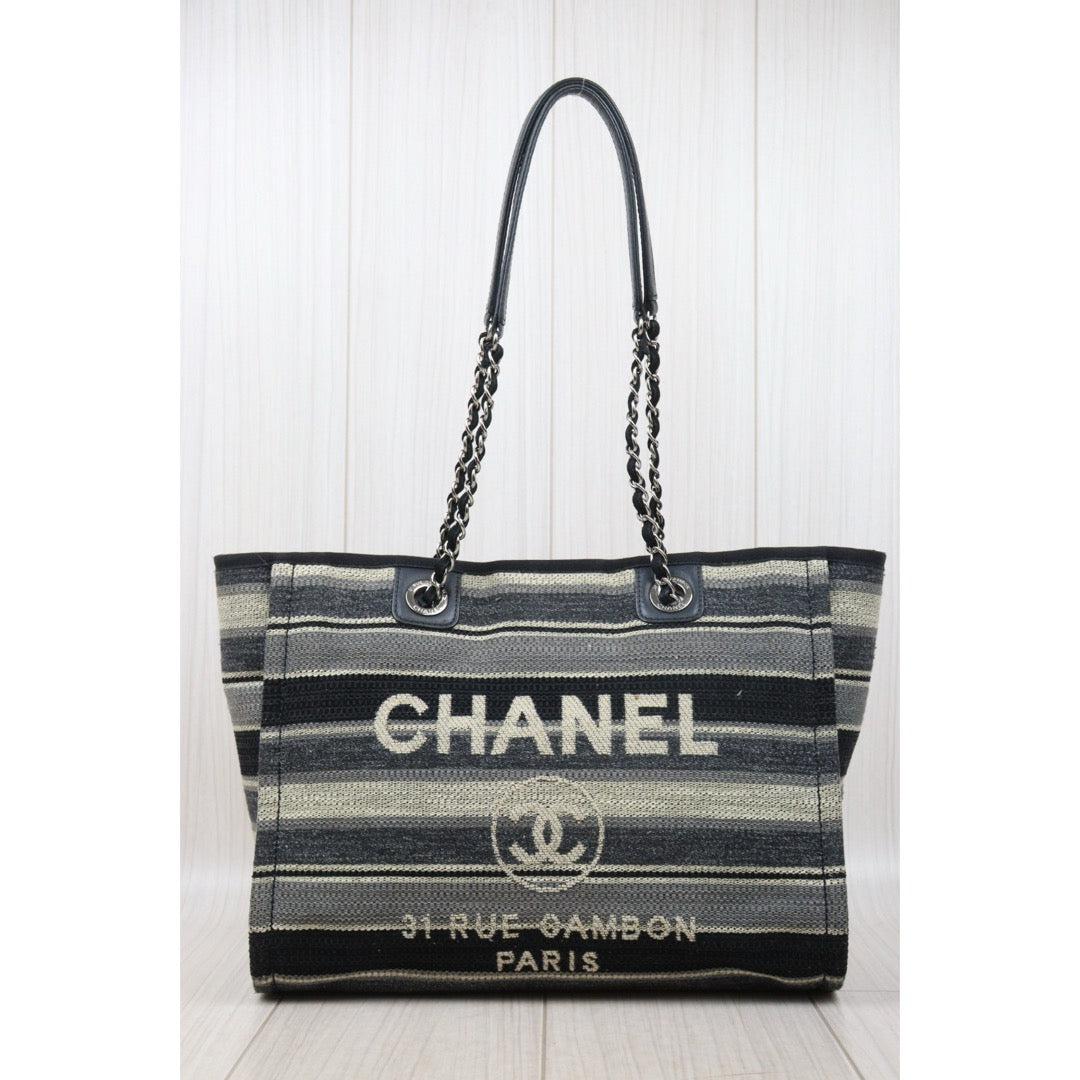 Good ( Rank AB)? CHANEL Canvas Tote Bag  Made In 2018-2019 Year?P25062703