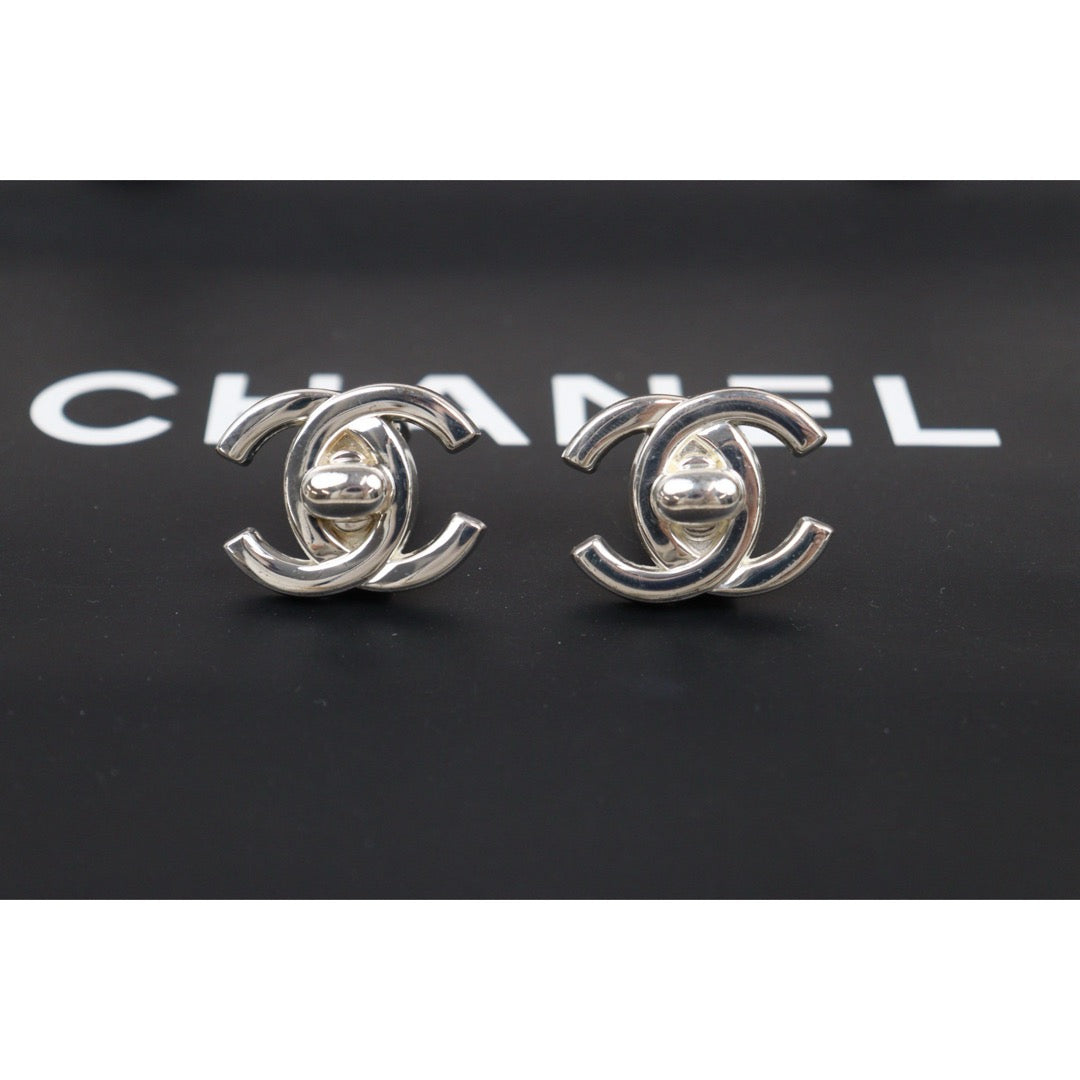 Very Good ( Rank A)?CHANEL Vintage Silver Earrings Made In 1996 Year ?V25052512