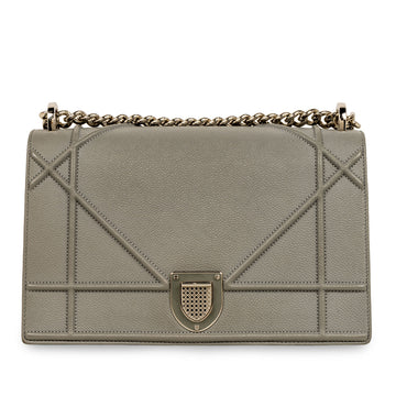 Christian Diorama Medium