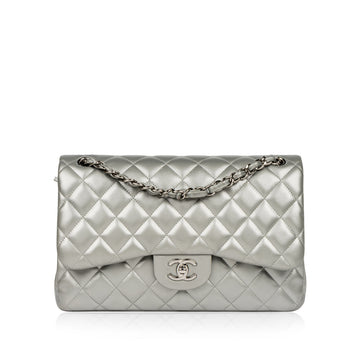 Chanel Classic Flap Bag Jumbo