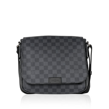 Louis Vuitton District PM