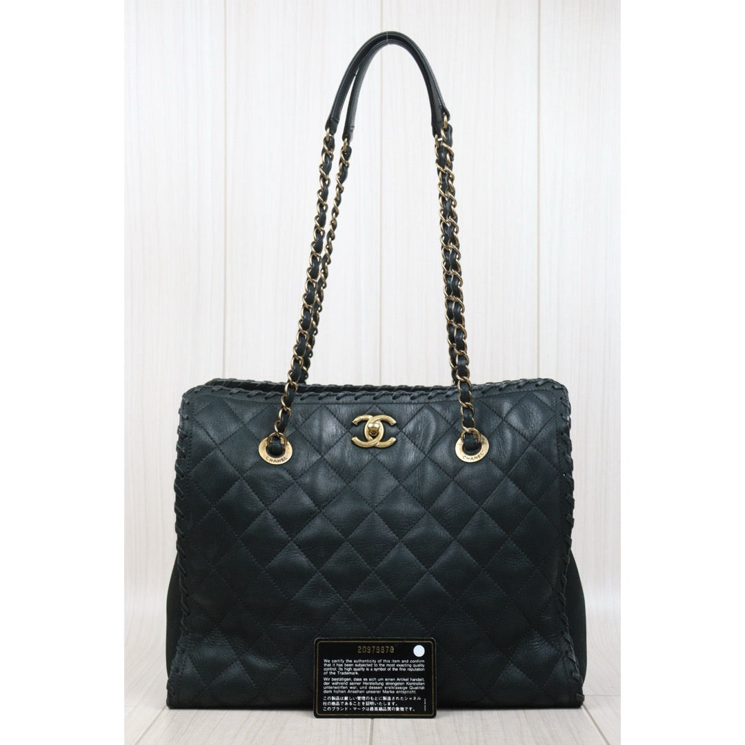 Good ( Rank AB)? CHANEL Matrasse Chain Calf Leather Tote Bag Dark Green Made In 2014 -2015 Year?Y25061702