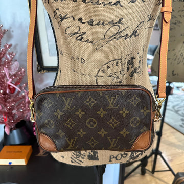 The Junco Crossbody Bag -Prestige Totes Bags Monogram in Tan