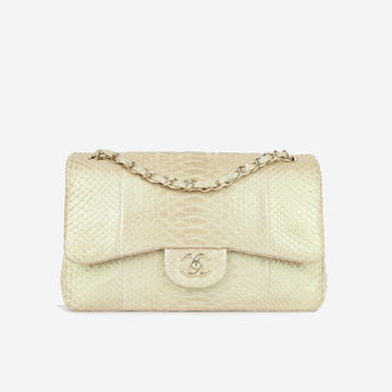 Chanel Classic Flap Bag Jumbo
