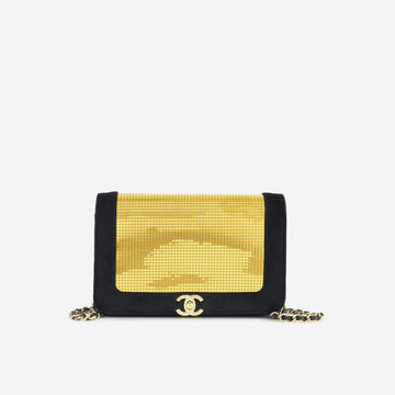 Chanel Seasonal Wallet on Chain