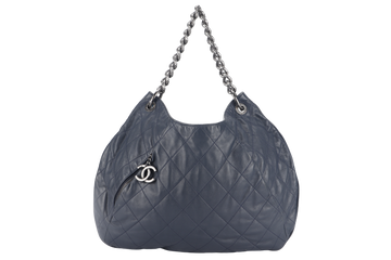 CHANEL PLEATS HOBO BAG (1673xxxx) LARGE BLUE QUILTED CALFSKIN SILVER HARDWARE NO DUST COVER