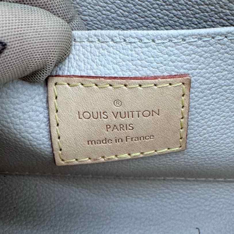 LOUIS VUITTON Damier Azur Cosmetic Pouch