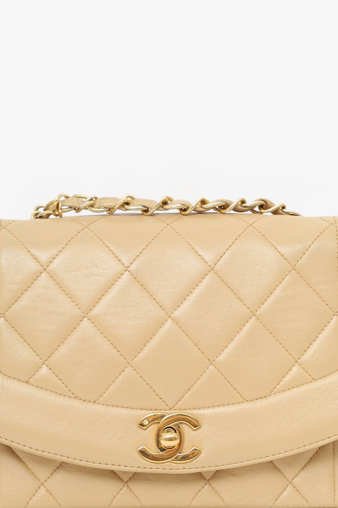 Pre-Loved Chanel™ Beige Lambskin Small Diana Flap Bag