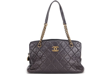 CHANEL QUILTED MATELASSE LAMBSKIN CC LOGO SHOULDER BAG (1739xxxx) GOLD HARDWARE, NO  & DUST COVER