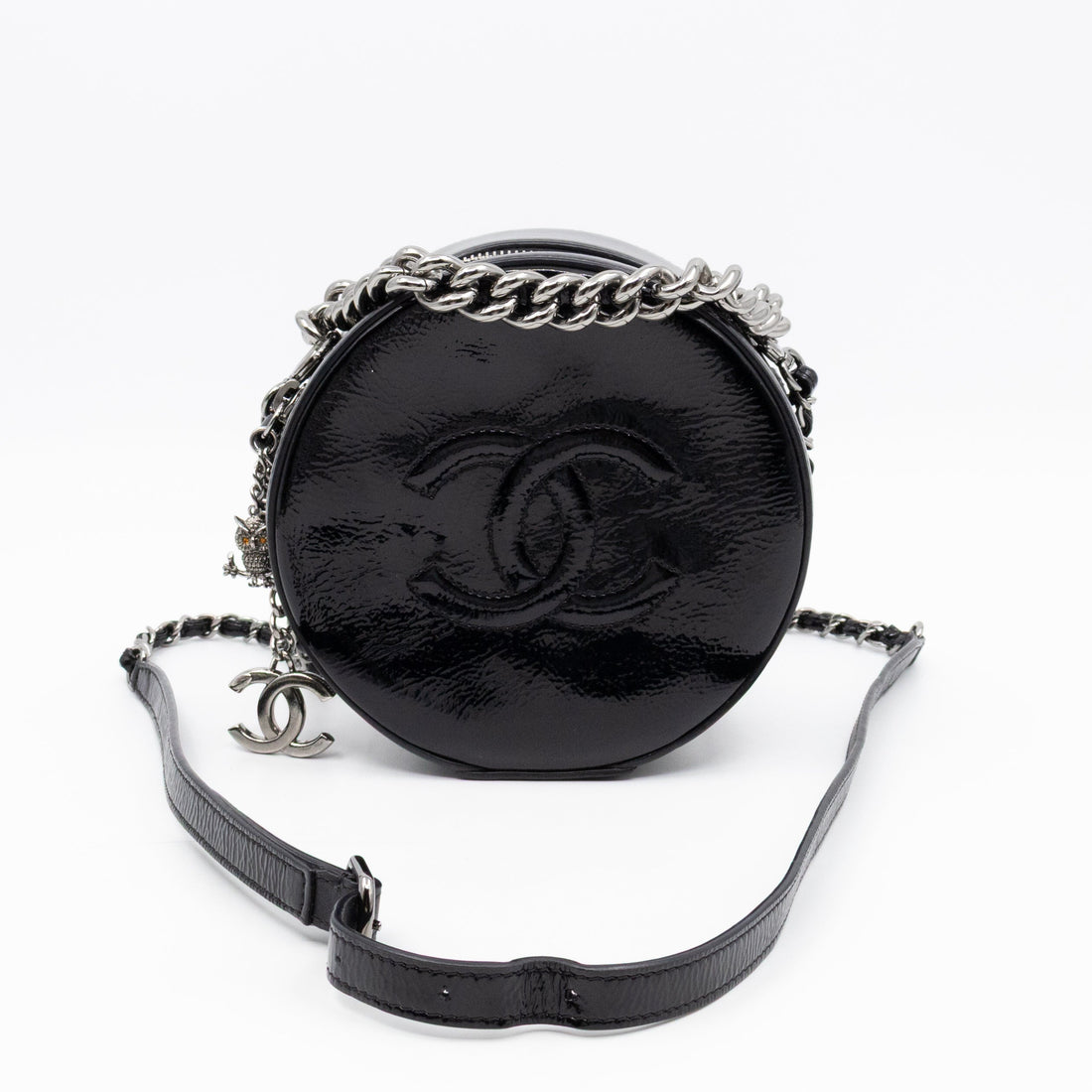 Round As Earth Bag Black Patent Leather Silver