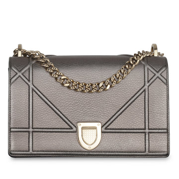 Christian Diorama Medium