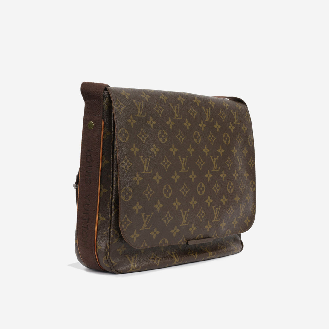 Louis Vuitton District GM Monogram Canvas