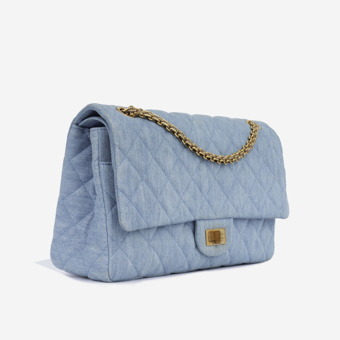 Chanel 2.55 Reissue 226