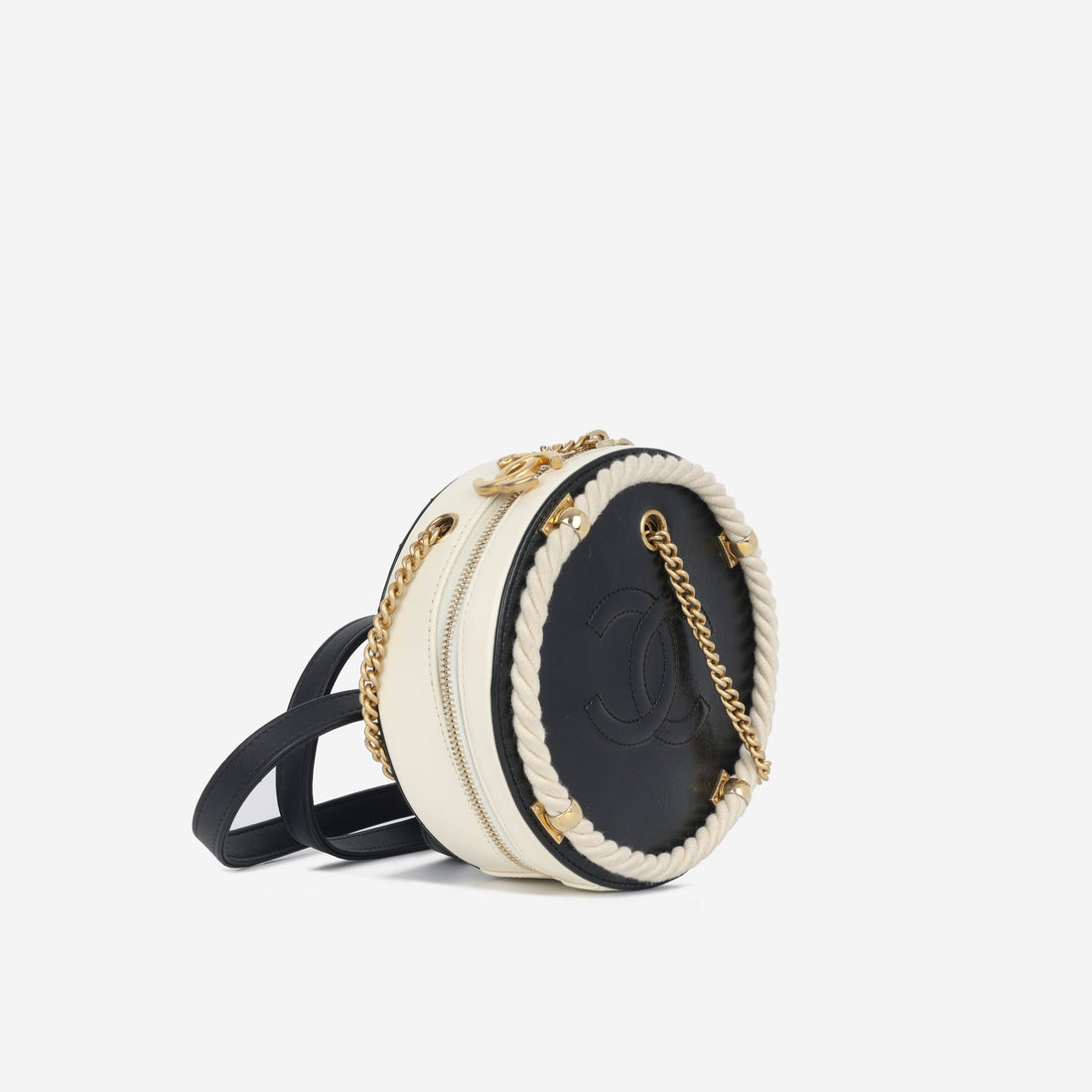 Chanel En Vogue Round Crossbody