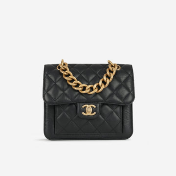 Chanel 23S Messenger Flap Black Lambskin Gold Hardware