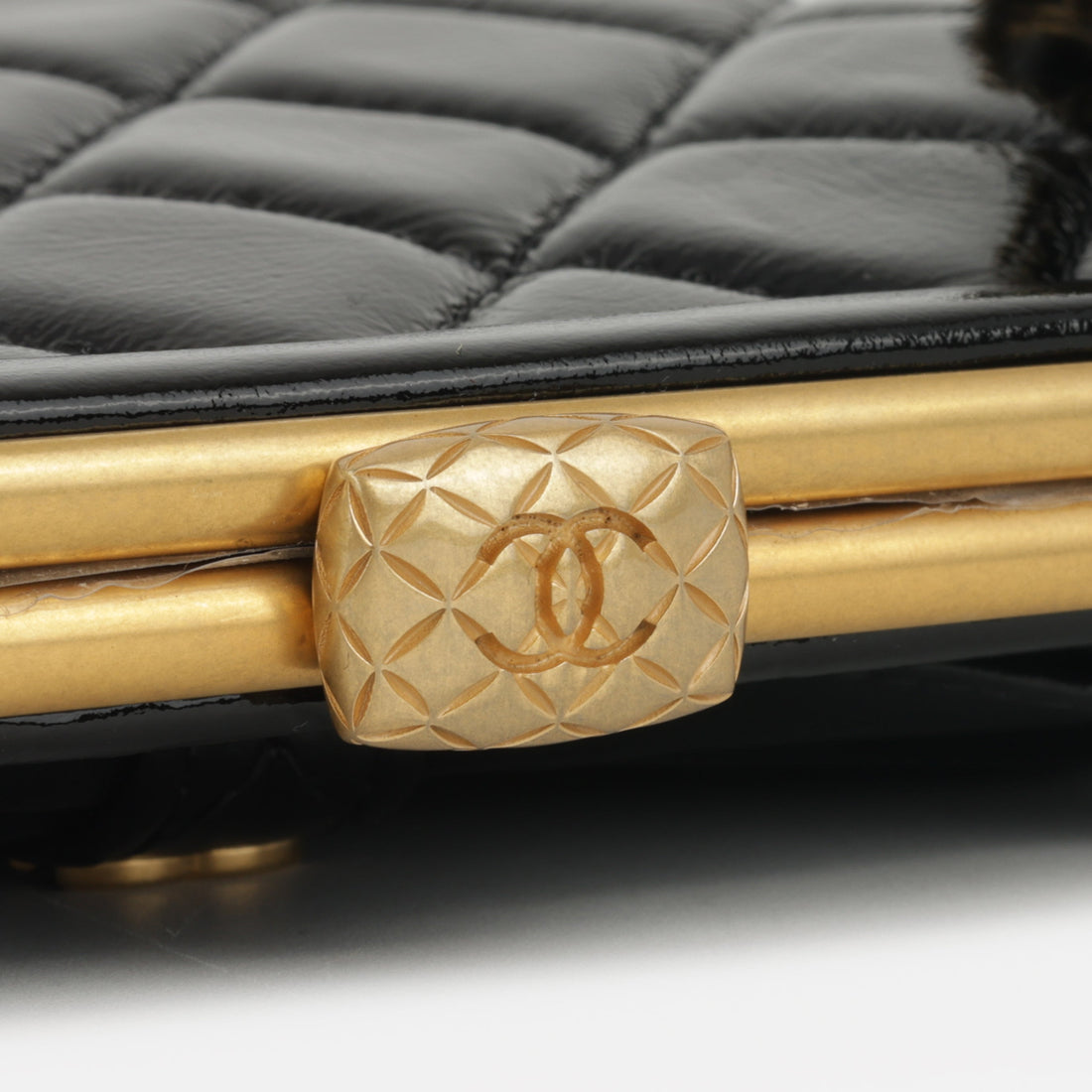 Chanel 24A Bowknot Clutch on ChainBlack Shiny Crumpled Calfskin Aged Gold Hardware