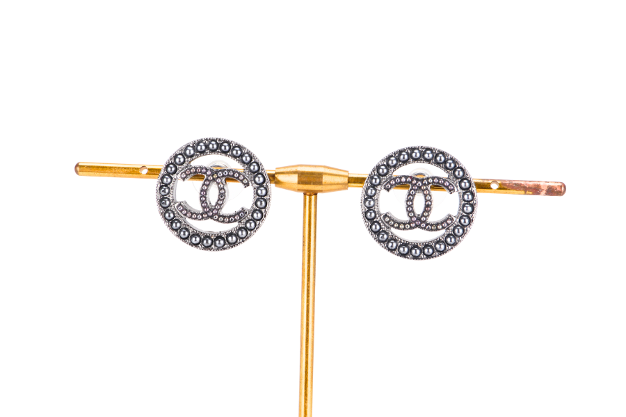 CHANEL 2.3CM GREY COATED CC EARRINGS, WITH BOX
