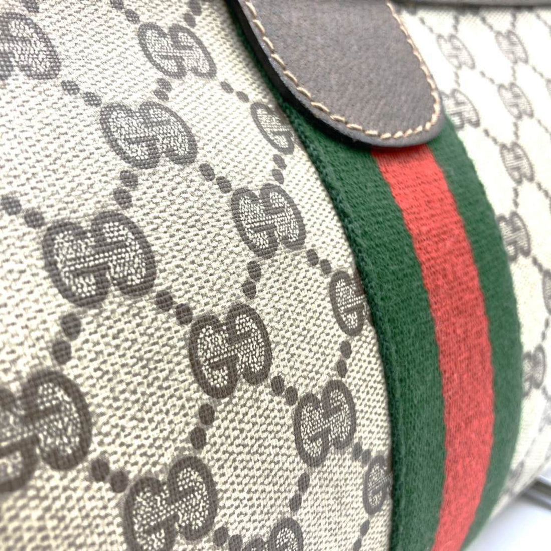 Gucci  Gg Supreme Canvas Clutch Bag