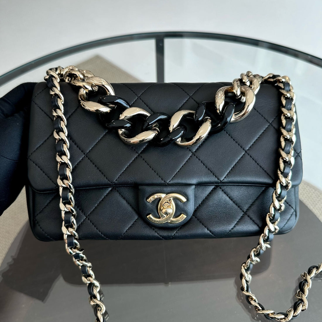 2020 Elegant Resin Chain Classic Flap Quilted Lambskin Black GHW No 29